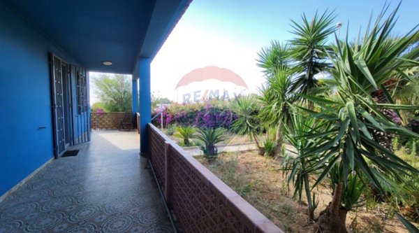 casa indipendente in vendita a Vittoria in zona Scoglitti