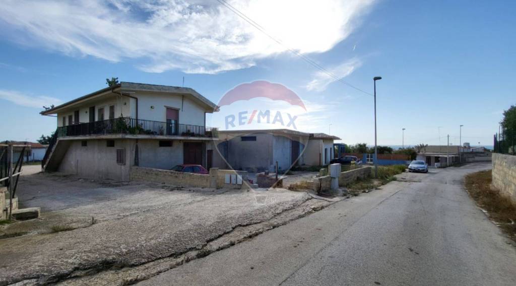 appartamento in vendita a Vittoria in zona Scoglitti