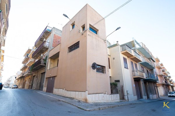 casa indipendente in vendita a Vittoria