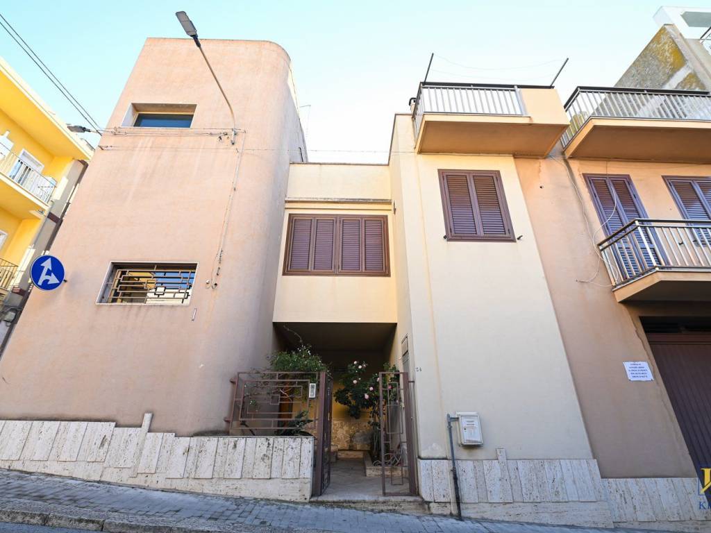 casa indipendente in vendita a Vittoria