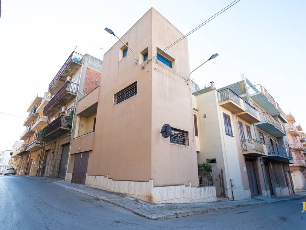 casa indipendente in vendita a Vittoria
