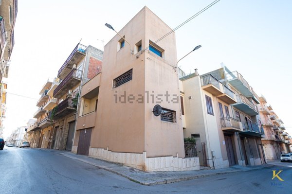 casa indipendente in vendita a Vittoria