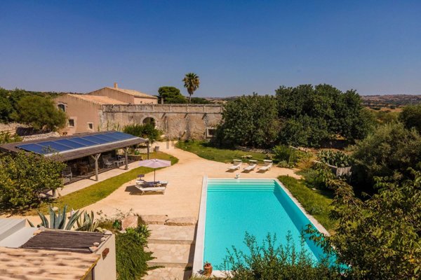 casa indipendente in vendita a Vittoria