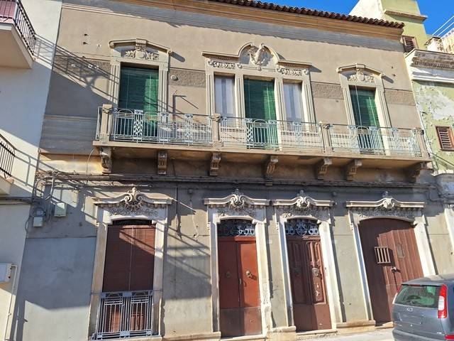 intera palazzina in vendita a Vittoria