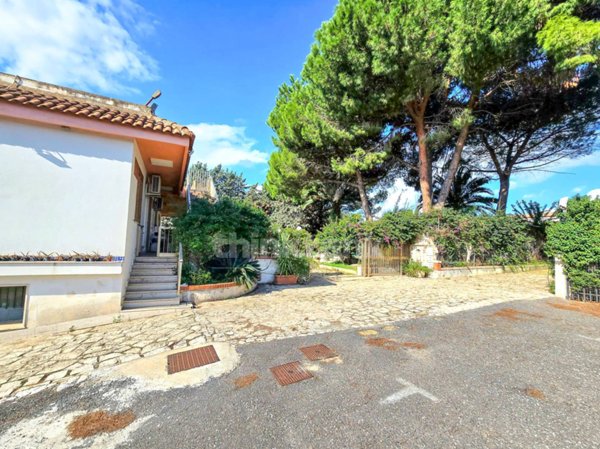 casa indipendente in vendita a Vittoria