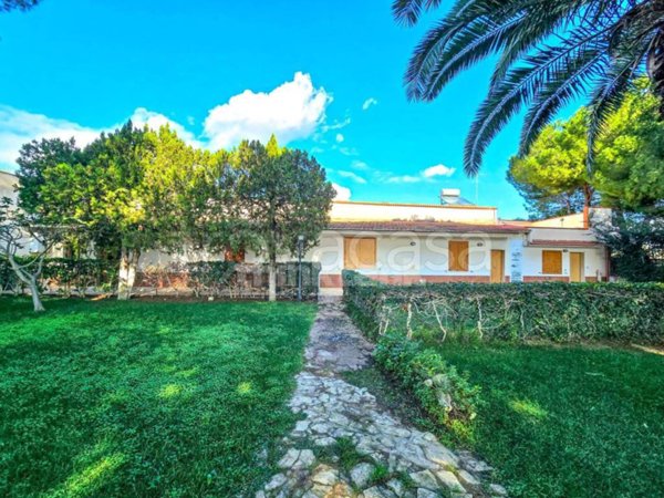 casa indipendente in vendita a Vittoria