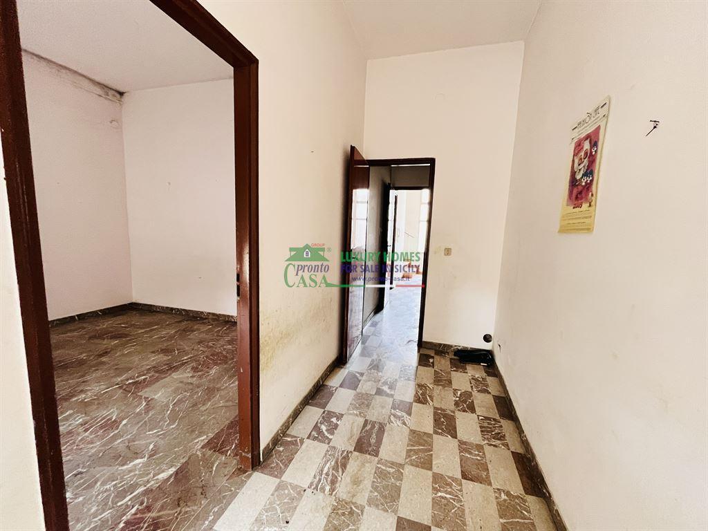 casa indipendente in vendita a Vittoria