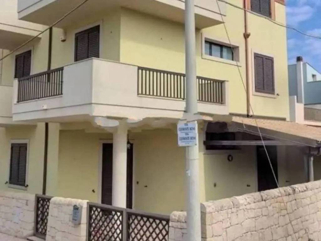 casa indipendente in vendita a Vittoria in zona Scoglitti