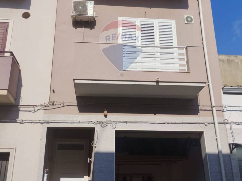 casa indipendente in vendita a Vittoria