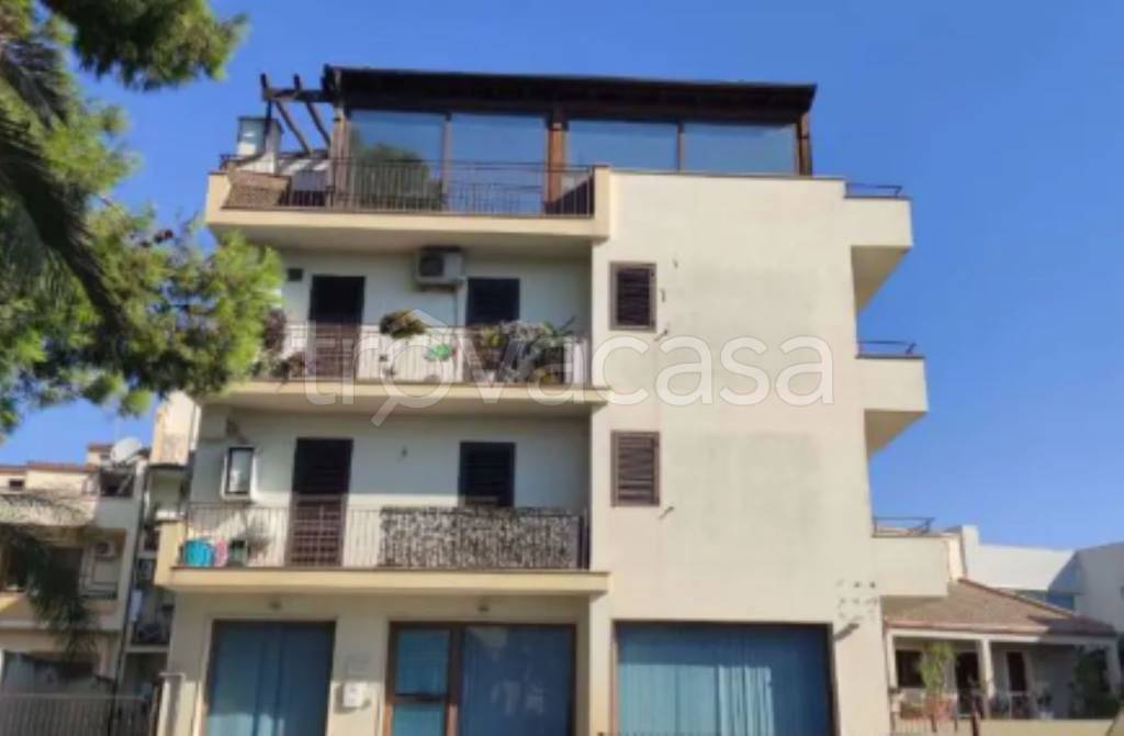 appartamento in vendita a Vittoria in zona Scoglitti