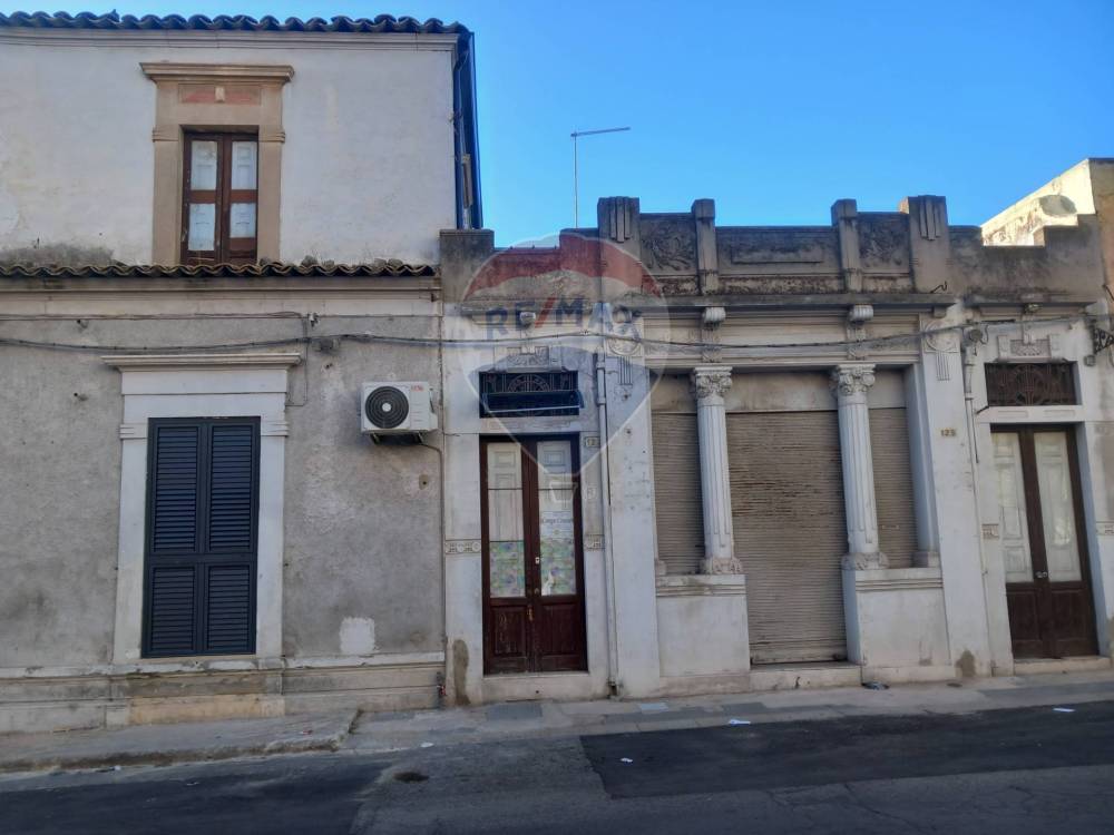 casa indipendente in vendita a Vittoria