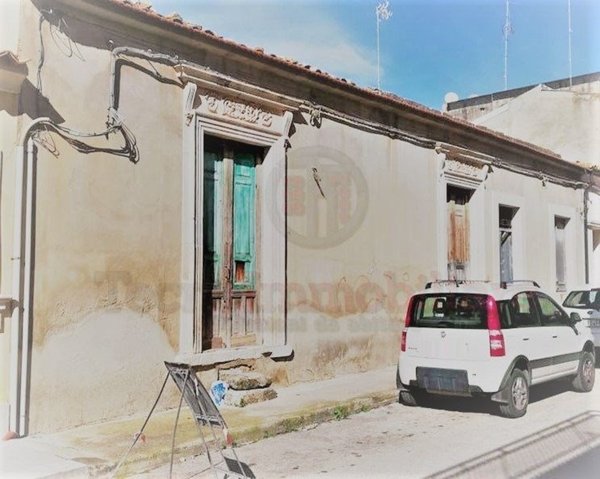 casa indipendente in vendita a Vittoria