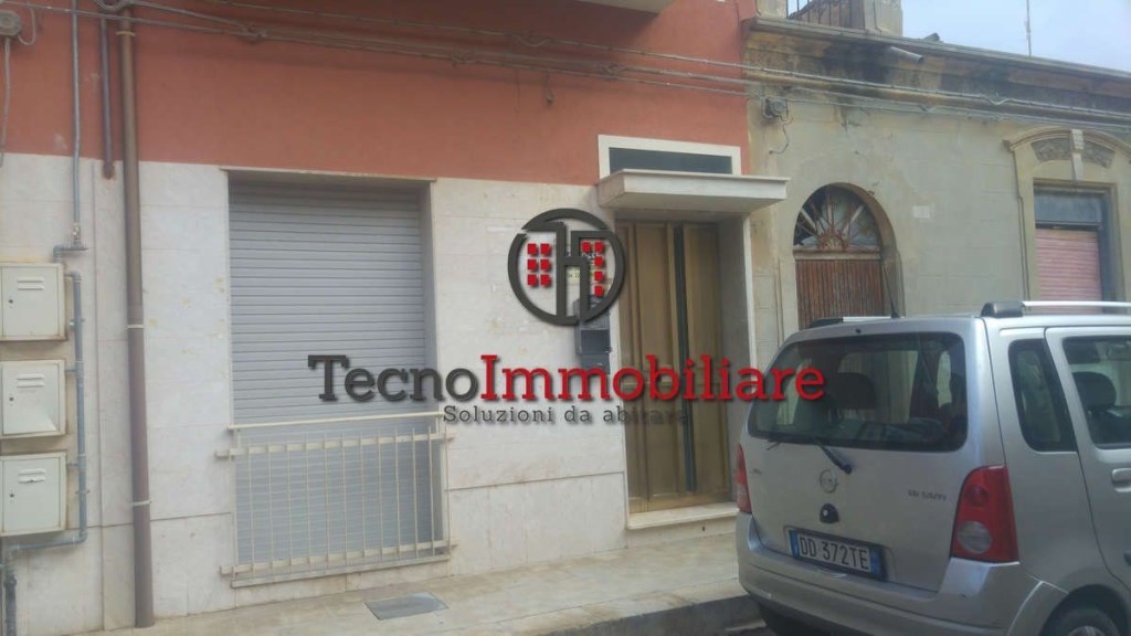 casa indipendente in vendita a Vittoria