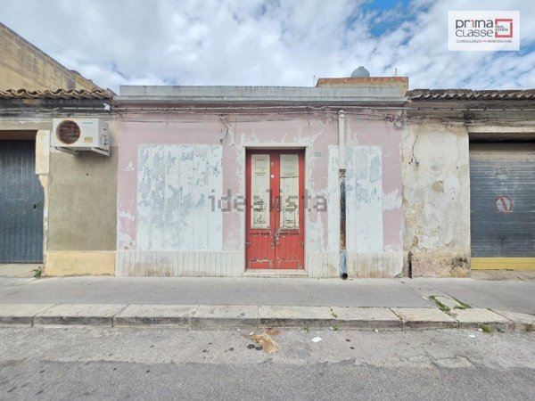 casa indipendente in vendita a Vittoria
