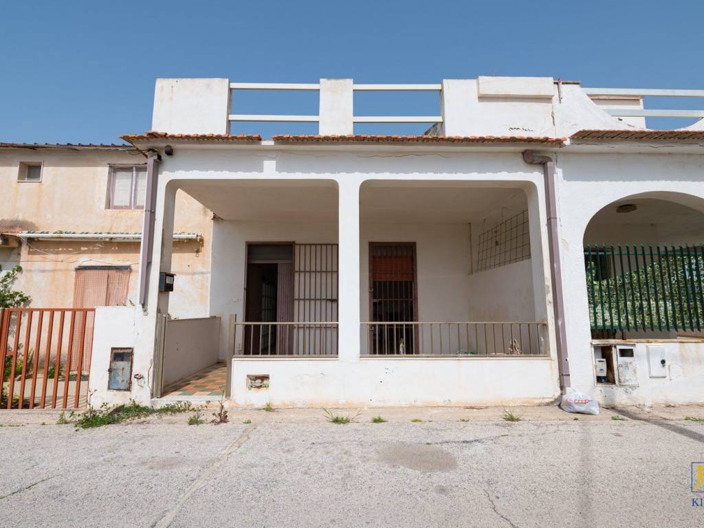 casa indipendente in vendita a Vittoria in zona Scoglitti