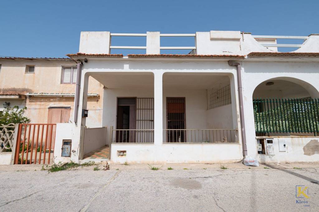 casa indipendente in vendita a Vittoria in zona Scoglitti