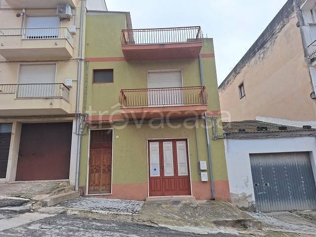 casa indipendente in vendita a Vittoria