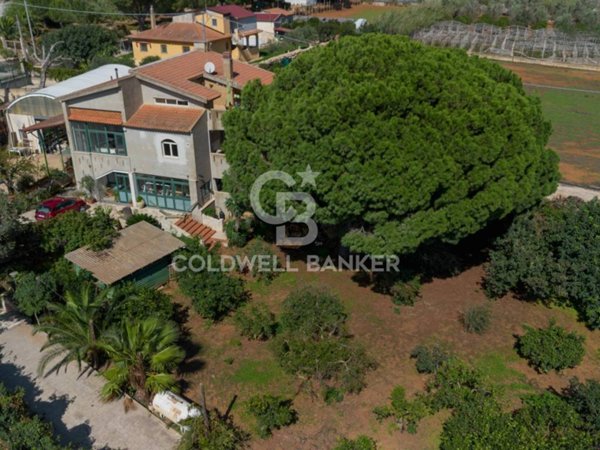 intera palazzina in vendita a Vittoria