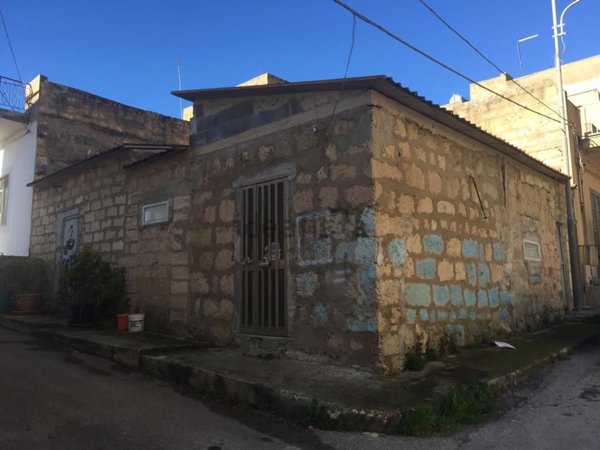casa indipendente in vendita a Vittoria