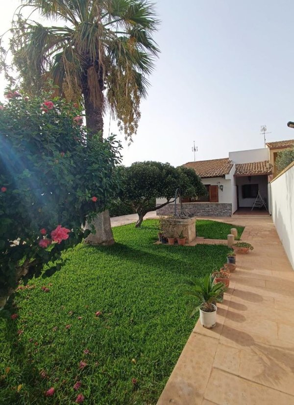 casa indipendente in vendita a Vittoria in zona Scoglitti