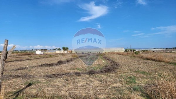 terreno agricolo in vendita a Vittoria in zona Scoglitti