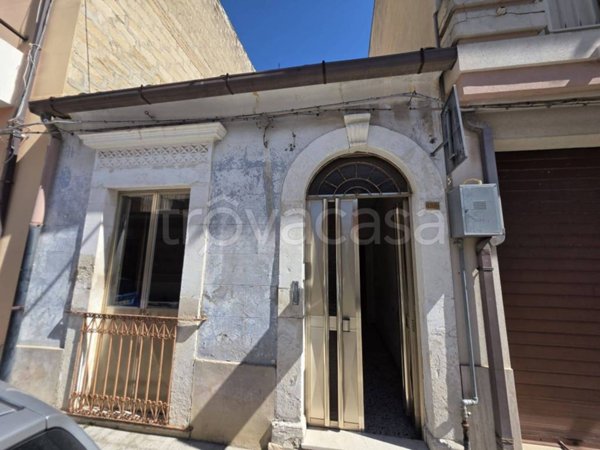 casa indipendente in vendita a Vittoria