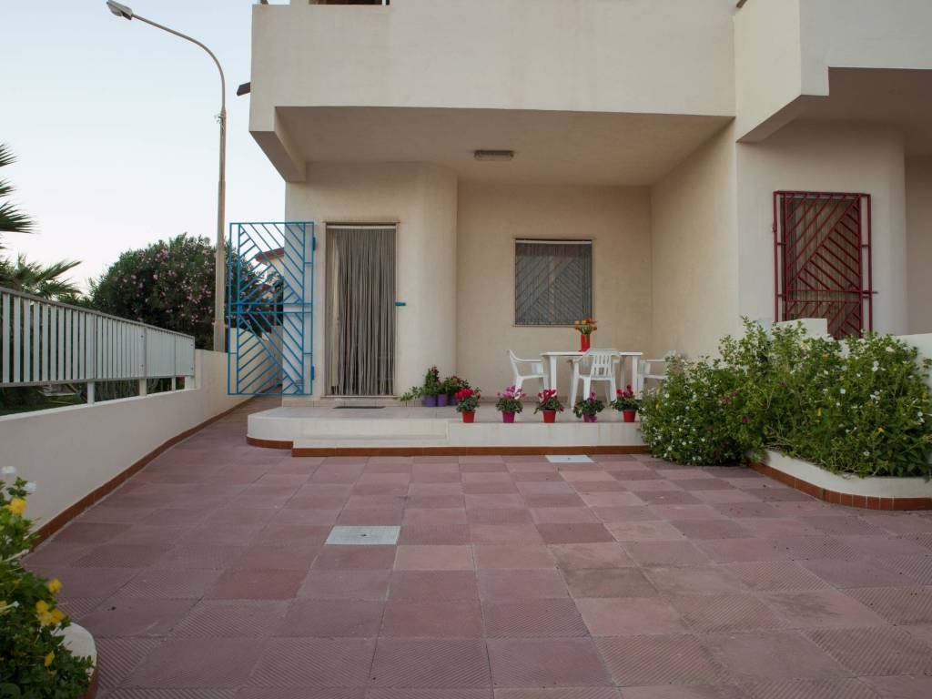 casa indipendente in vendita a Vittoria in zona Scoglitti