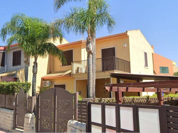 casa indipendente in vendita a Vittoria in zona Scoglitti