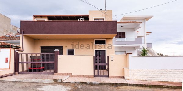 appartamento in vendita a Vittoria in zona Scoglitti