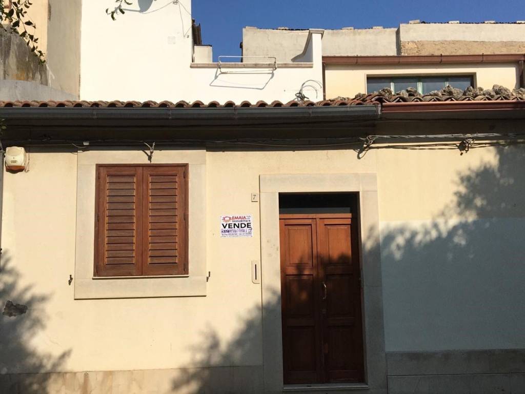 casa indipendente in vendita a Vittoria
