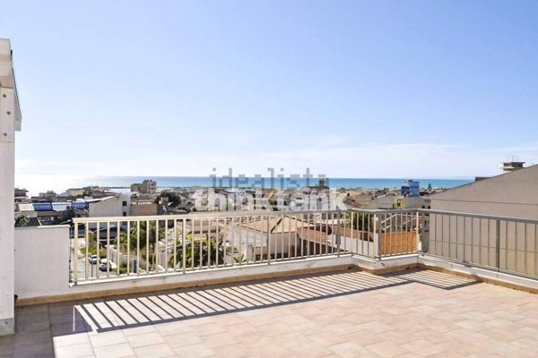 appartamento in vendita a Vittoria in zona Scoglitti