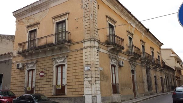 casa indipendente in vendita a Vittoria