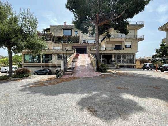 negozio in vendita a Vittoria