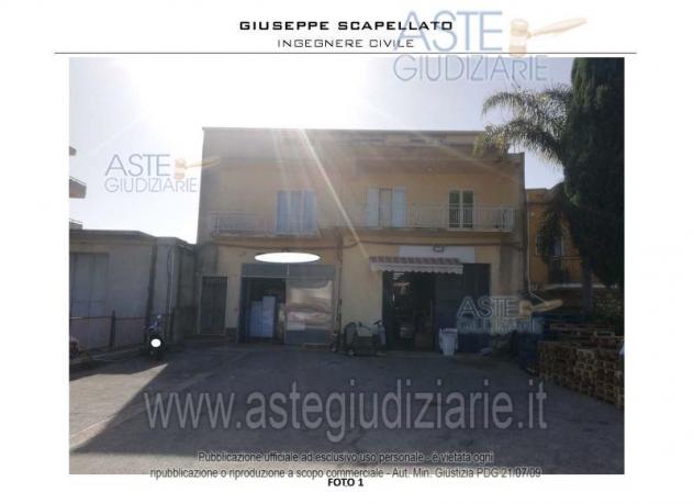 locale commerciale in vendita a Vittoria