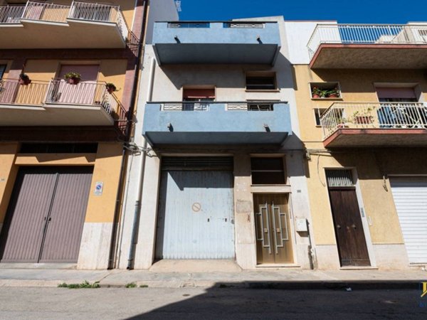 casa indipendente in vendita a Vittoria