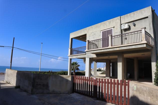 casa indipendente in vendita a Vittoria in zona Scoglitti