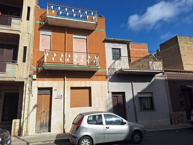intera palazzina in vendita a Vittoria