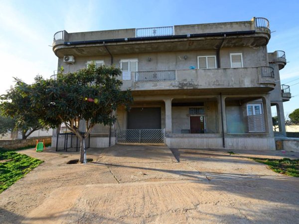 appartamento in vendita a Vittoria in zona Scoglitti