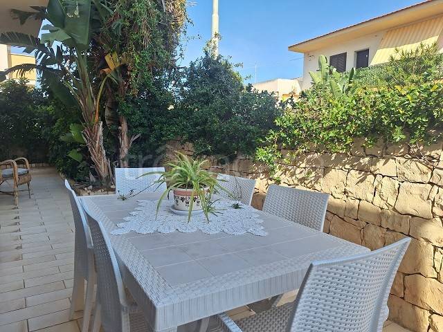 casa indipendente in vendita a Vittoria in zona Scoglitti