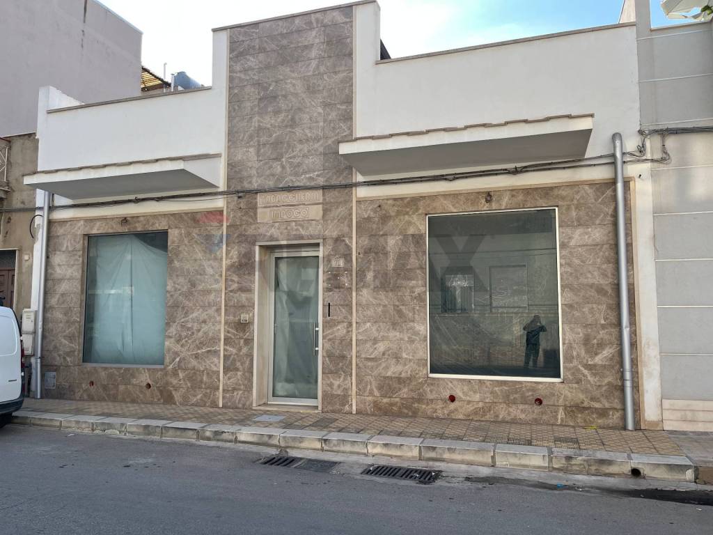negozio in vendita a Vittoria