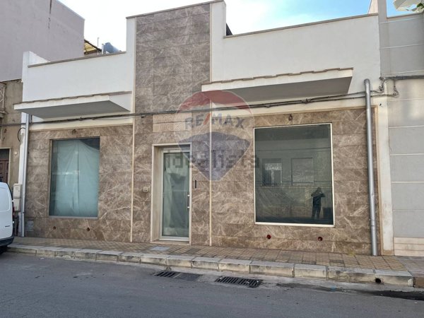 negozio in vendita a Vittoria