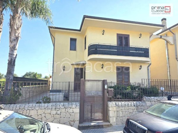 casa indipendente in vendita a Vittoria
