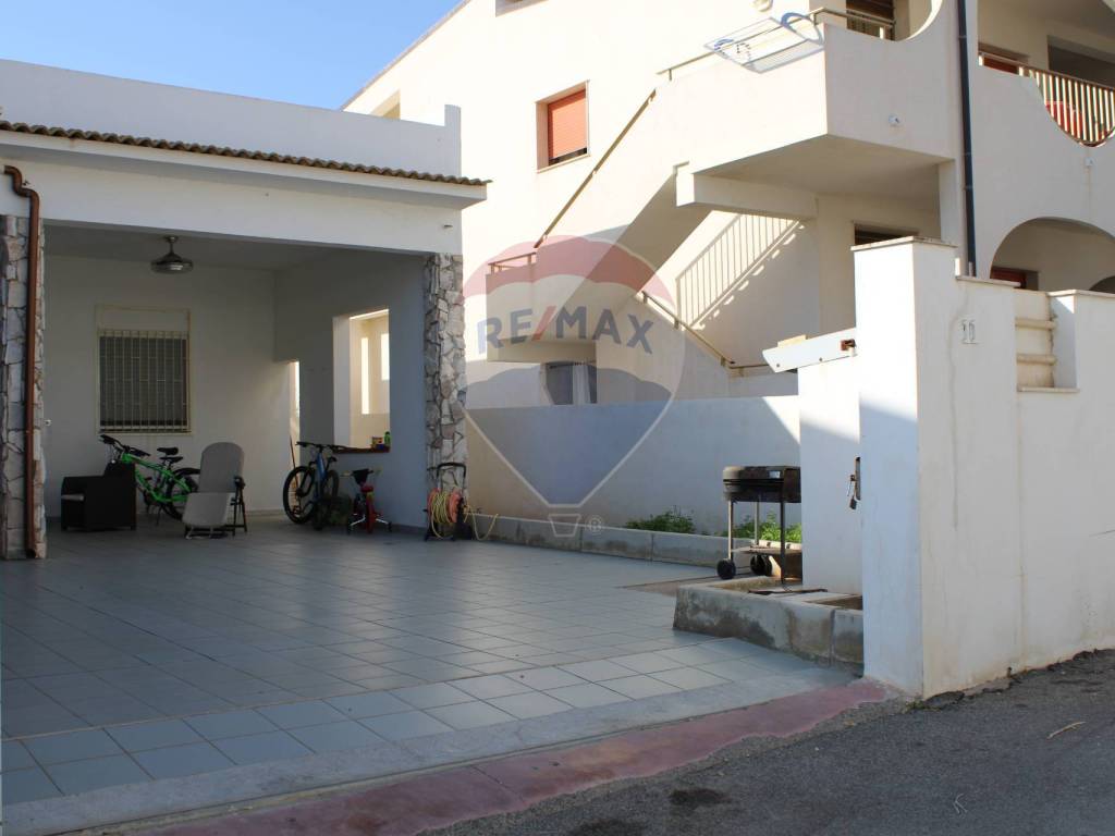 casa indipendente in vendita a Vittoria in zona Scoglitti