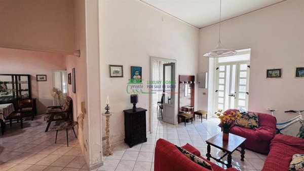 appartamento in vendita a Vittoria in zona Scoglitti