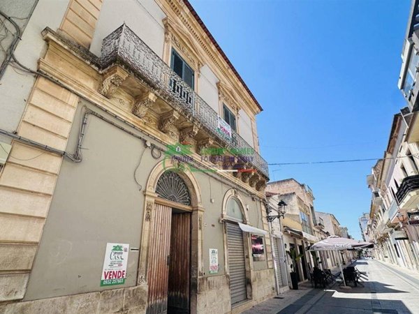 casa indipendente in vendita a Vittoria