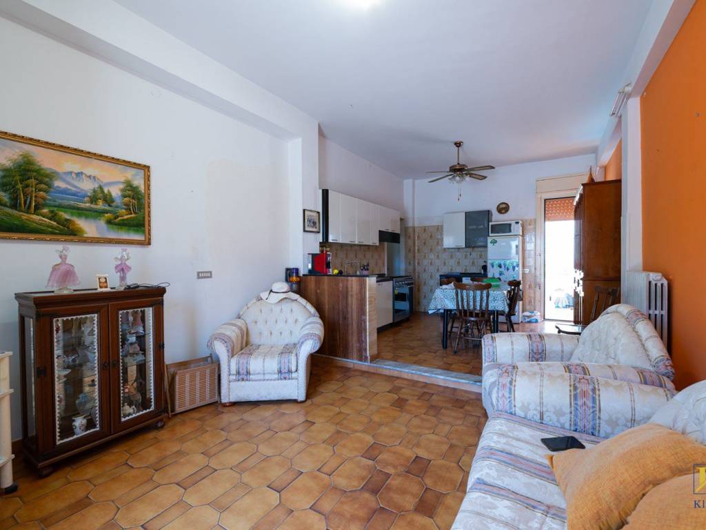 appartamento in vendita a Vittoria in zona Scoglitti