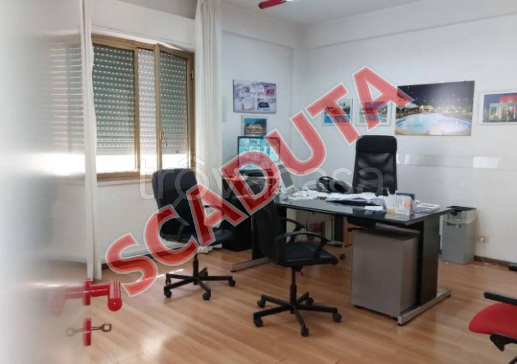 negozio in vendita a Vittoria