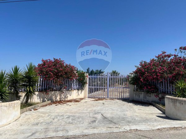 terreno agricolo in vendita a Vittoria in zona Scoglitti