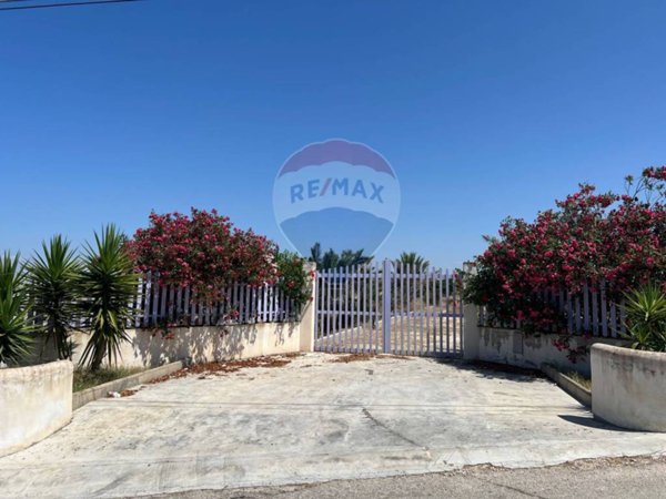 terreno agricolo in vendita a Vittoria in zona Scoglitti