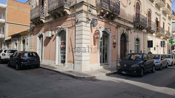 locale commerciale in vendita a Vittoria